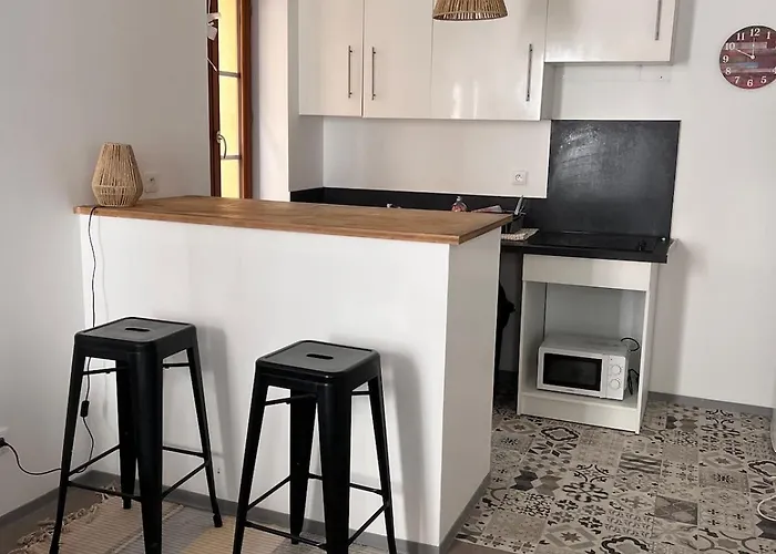 Hyper Centre De * Ναρμπόν